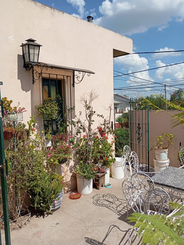3 Locales + Casa En Planta Alta En Merlo