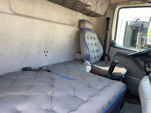 Imagem 3 de 8 de Vw 24-250 8x2 (bi-truck)