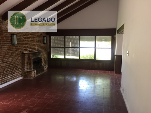 Destacada Residencia En Venta En Parque Del Plata