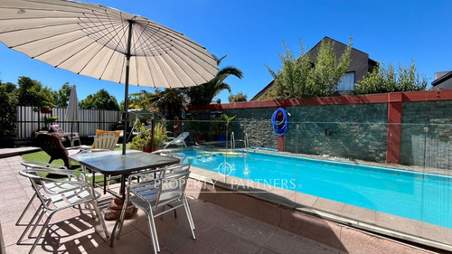 Casa Con Piscina En Lomas De San Andrés