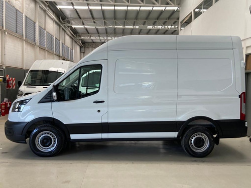 Imagen 2 de 16 de Ford Transit Furgón Medio 2023 0km