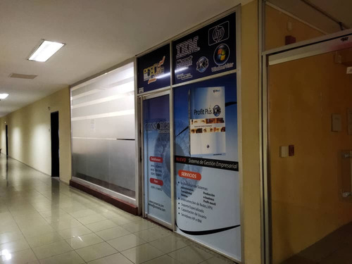 Oficina En Alquiler En Ccp, Av. Alirio Ugarte Pelayo