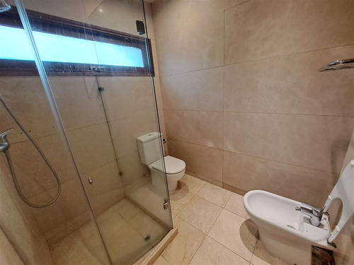 Departamento Tipo Townhouse En Venta De 5 Dorm. En Vitacura