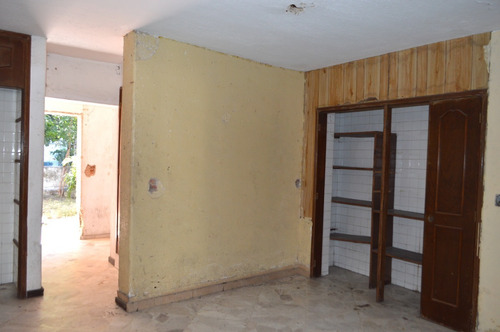 Ubicadísima Propiedad En Venta Como Terreno !