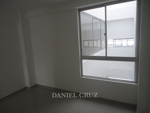 Imagen 4 de 9 de Venta Apartamento Urb La Playa