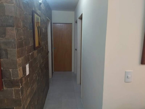 Imagen 5 de 16 de Aparatmento En Venta Resd Ventuari Paraparal Ata-941 Rc