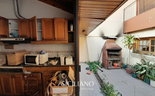 Reservado - Casa - Boedo - 4 Amb C/garage, Patio, Balcón, Quincho Y Parrilla S/lote Propio. - 218m²