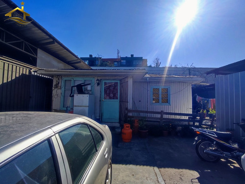 Calle Comandante Malbec Con Av.padre Alberto Arteaga Barros