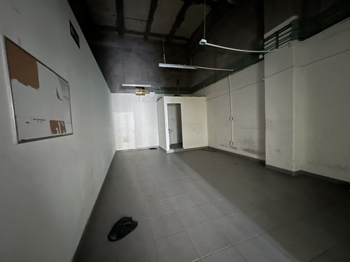 Local Comercial De 105 M2 En Lomas Verdes