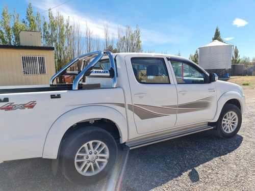 Toyota Hilux 3.0 Cd Srv 171cv 4x4 - A3 2016