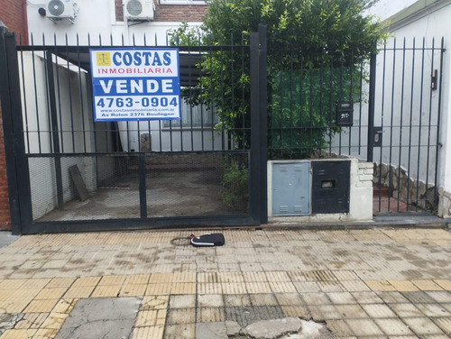 Amplio Ph Al Frente Con Entrada De Auto Y Patio. Excelente Ubicacion A Mts De Av Rolon.