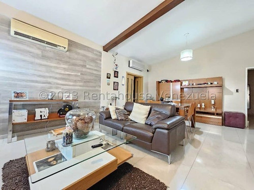 Se Vende Casa Quinta San Jacinto Maracay 24-10972 Ec