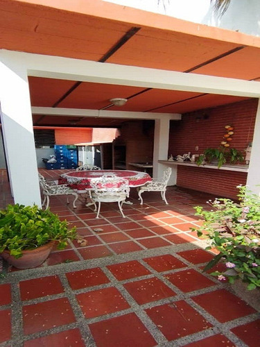 Lm Vende Casaquinta En Urb. Parque Trigal. Trigal Centro, Valencia.