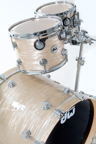 Bateria Dw Collector's 5 Cascos Color Creme Oyster Drx11822