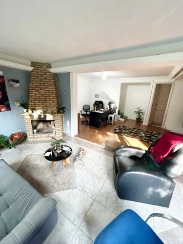 Casa Em Condomínio 1 Suíte 2 Quartos E 1 Banheiro 2 Lavabos