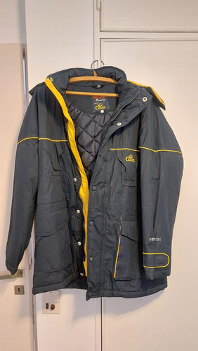 Campera Impermeable Capucha Y Visera Desmont Leer Descrip.