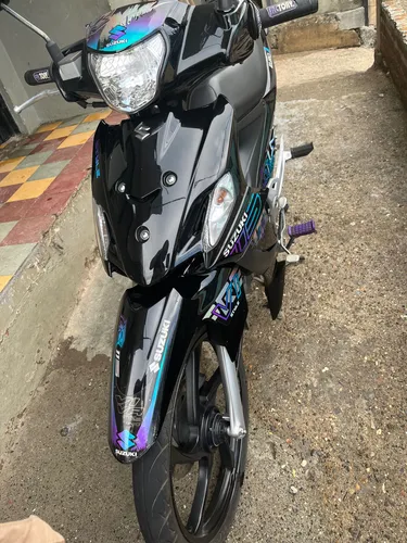 Viva R Negra Con Calcas Tornasol Moradas