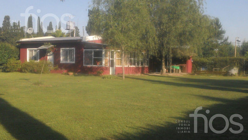 Venta Casa De Dos Dormitorios Con Gran Espacio Verde En Oliveros