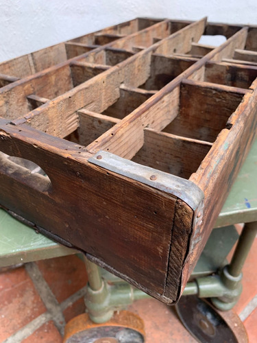 Antigua Caja De Refresco Madera Titán Titan (Usado)