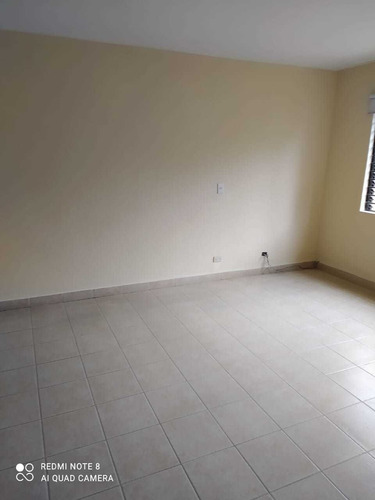 Imagen 12 de 15 de Casa Segundo Piso Medellín, Sector Los Colores - Se Vende