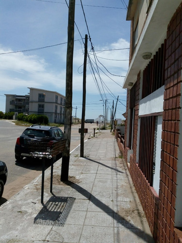 Imagen 2 de 4 de Departamento Al Frente A Metros Del Mar Con Patio
