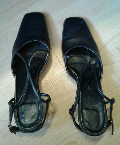 Zapatos De Cuero Negro Taco Bajo Punta Cuadrada Número 39