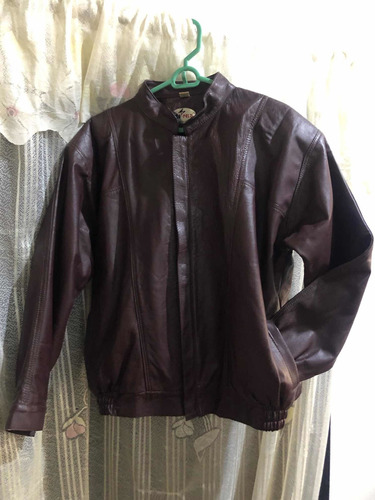 Chaqueta De Cuero Vino Tinto Oscuro Talla M-44 Poco Usada