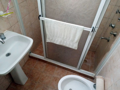 Departamento En Venta 2 Ambientes - Zona Centro, Contrafrente Con Patio