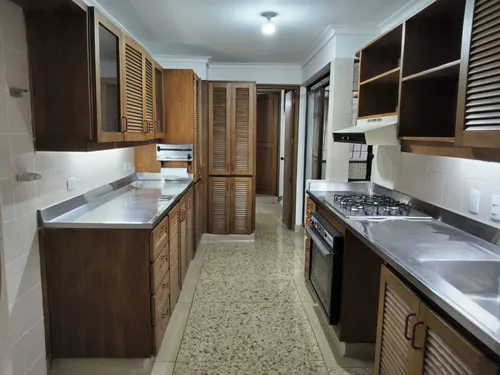 Apartamento En Venta En Conquistadores. Cod V12627