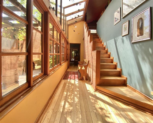 Casa En Venta De 4 Dorm. En Las Condes