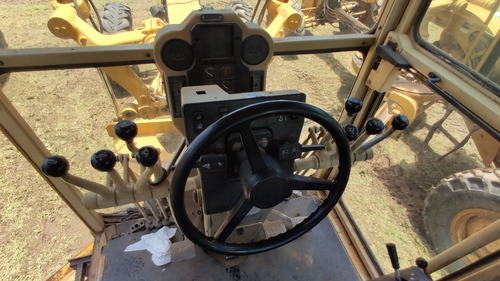 Motoniveladora Caterpillar 120h 2004