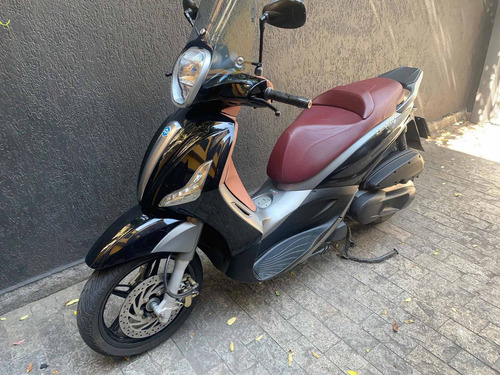 Imagem 2 de 9 de Piaggio Beverly 350 Touring