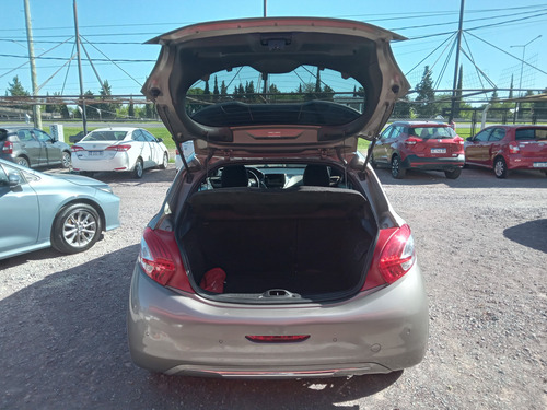 Peugeot 208 1.6 Xy