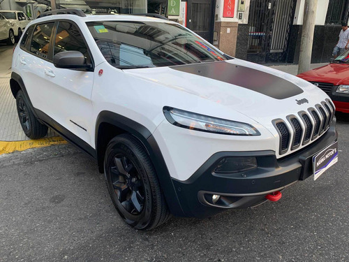 Imagen 2 de 12 de Jeep Cherokee Trailhawk 3.2 V6 270cv At9