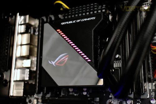 Imagen 4 de 6 de Enfriamiento Liquido Asus Rog Ryujin 240 2x 120mm