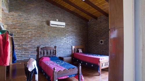 Imagen 10 de 16 de Casa De 3 Dormitorios Con Cochera Cerrada, Pileta Y Quincho En La Ciudad De Perez