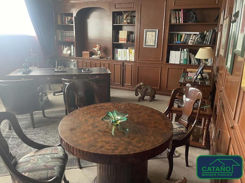 Av. Revolución, Edificio De Oficinas Con 4 Niveles En Venta
