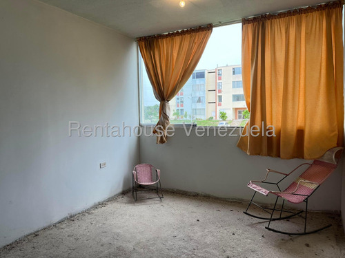 Apartamento En Venta En La Victoria Aragua 25-22980 Irrr