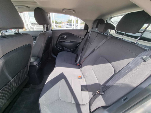 Imagen 10 de 14 de Kia Rio 2017 1.6 Ex Hatchback Mt