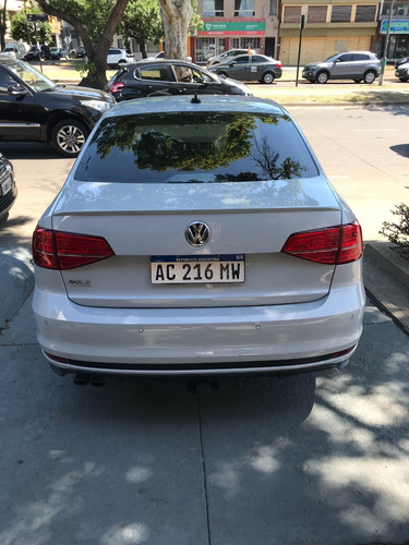 Imagen 6 de 16 de Volkswagen Vento Gli Dsg + Nav