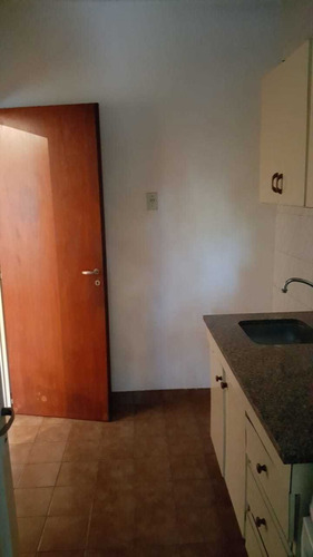 Particular - Departamento En La Plata
