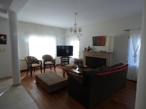 Imagen 27 de 30 de Casa En Gonnet Barrio San Facundo - Dacal Bienes Raices