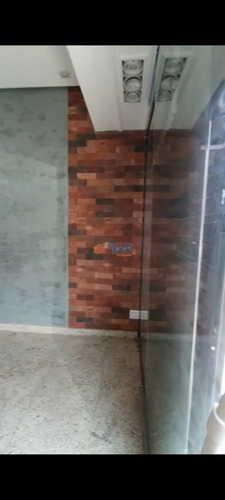 Imagem 7 de 11 de Excelente Loja No Centro Comercial De Macaé - Lj016