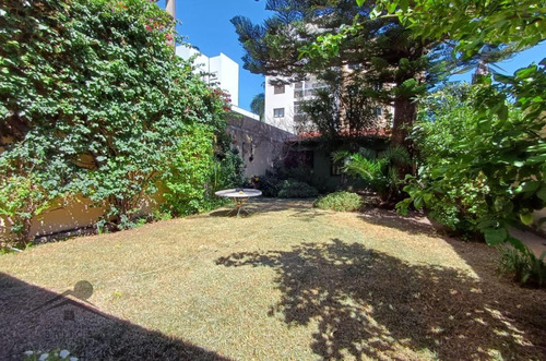 Venta De Imponente Y Solido Chalet En El Centro De Ramos Mejía!