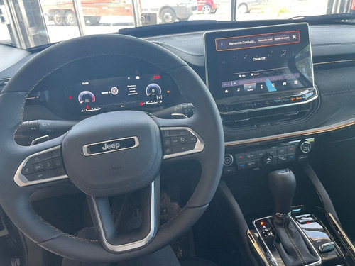 Imagen 13 de 17 de Jeep Commander