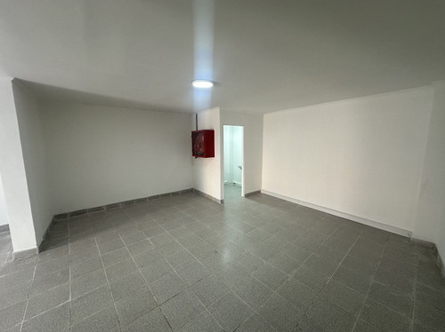 Arriendo Local 61m2- Baño- Lo Prado