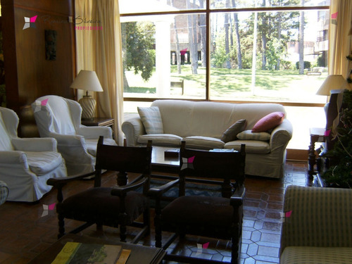 Casa En Mansa, 5 Dormitorios *- Ref: 7424