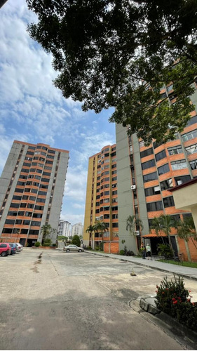 Samir Trosel Vende Apartamento Urbanizacion  La Granja Residencias Tenis Garden Naguanagua Carabobo