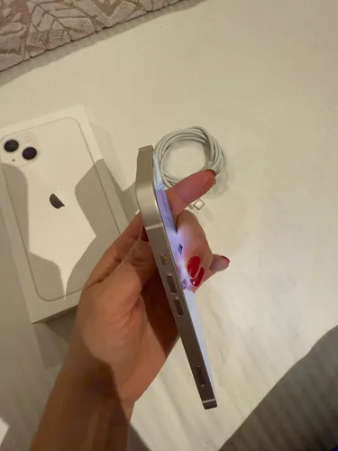Apple iPhone 13 (128 Gb) - Blanco Estelar (Usado)