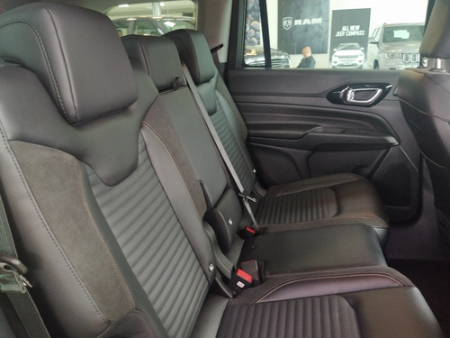 Imagen 21 de 22 de Jeep Commander Limited 1.3 T270 4x2 Nafta Okm 2023